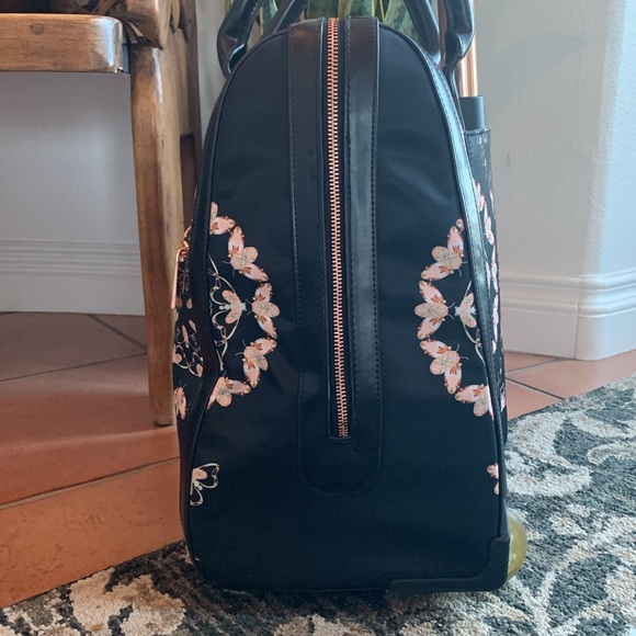 EUC Ted Baker Queen Bee Rolling Carry-On Travel Luggage Bag - Picture 7 of 17